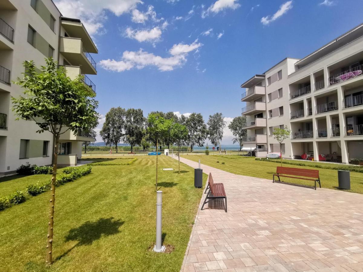 Vizpart Honved Apartman Balatonlelle Buitenkant foto