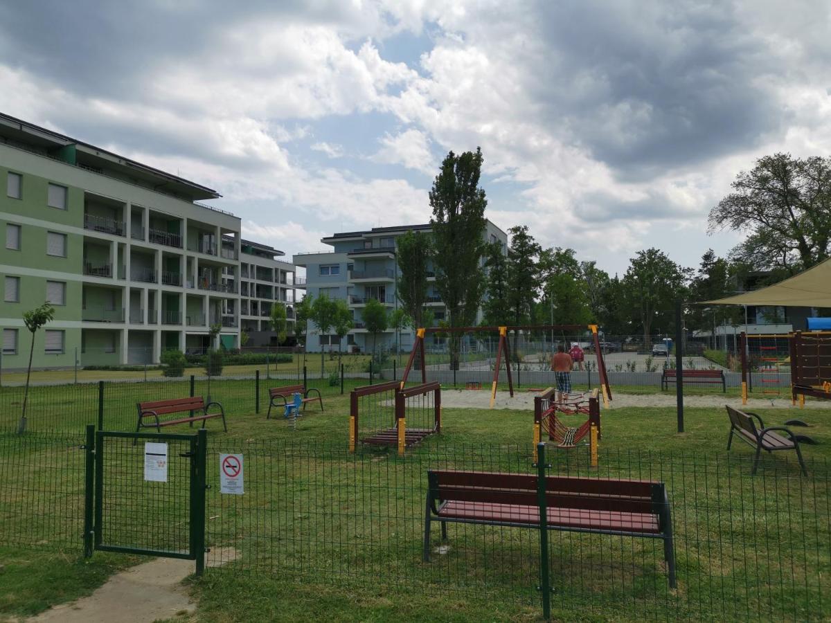 Vizpart Honved Apartman Balatonlelle Buitenkant foto