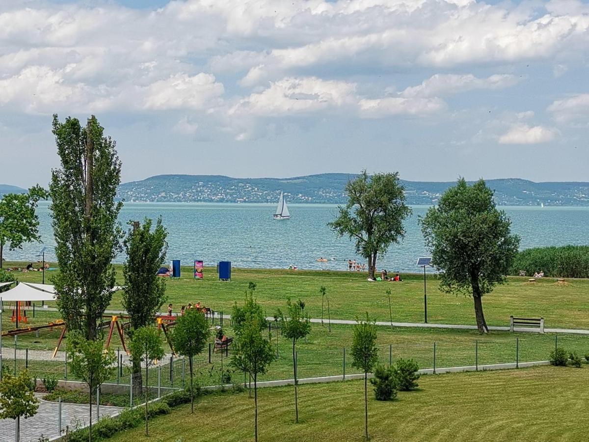 Vizpart Honved Apartman Balatonlelle Buitenkant foto